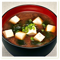 豆腐とわかめの赤だし